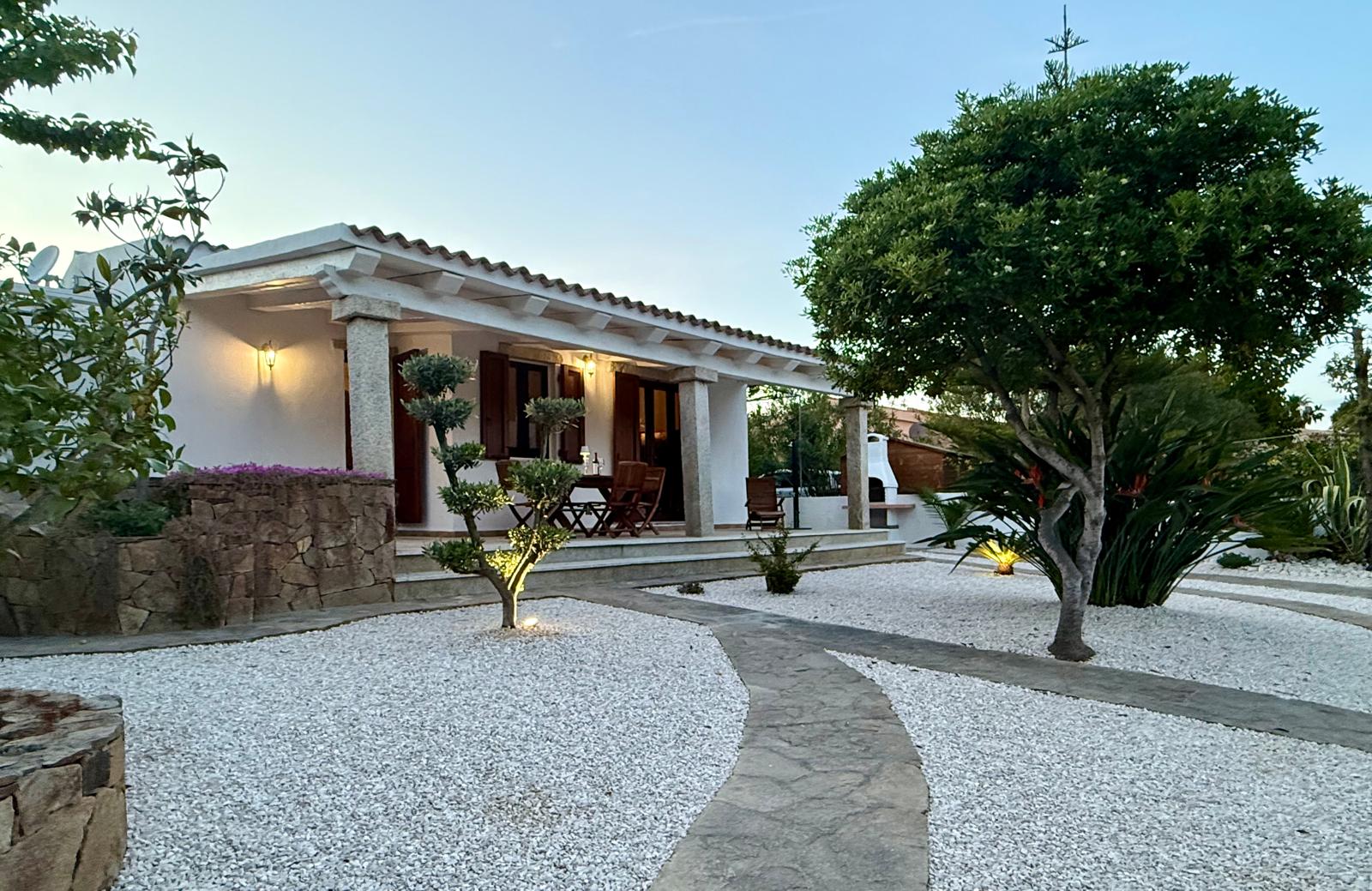 Vista esterna e giardino di Villa Peru